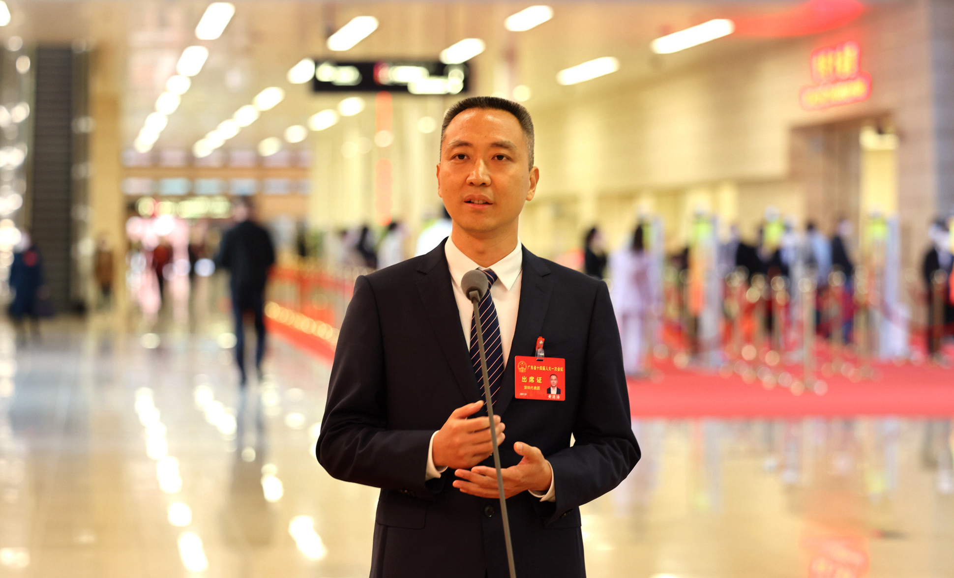 省人大代表、奧比中光科技集團股份有限公司董事長黃源浩:以高技術(shù)制造業(yè)集群錨定“全球領(lǐng)先”