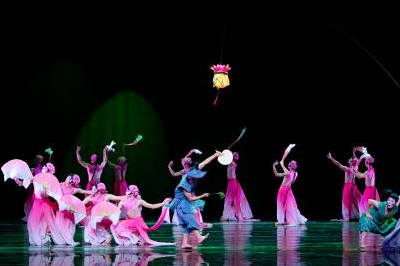 一場演出“集齊”全國頂尖舞蹈作品 荷花獎精品巡演廣州開跳